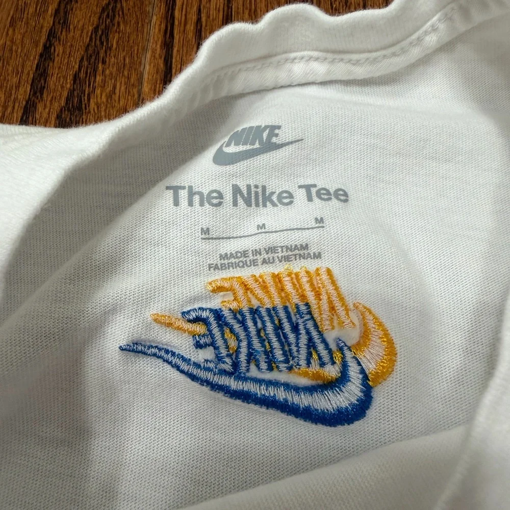 Nike Sportswear Club Essentials Logo T-Shirt DJ1568-100 White Men’s M